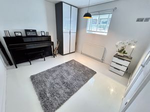 Bedroom- click for photo gallery